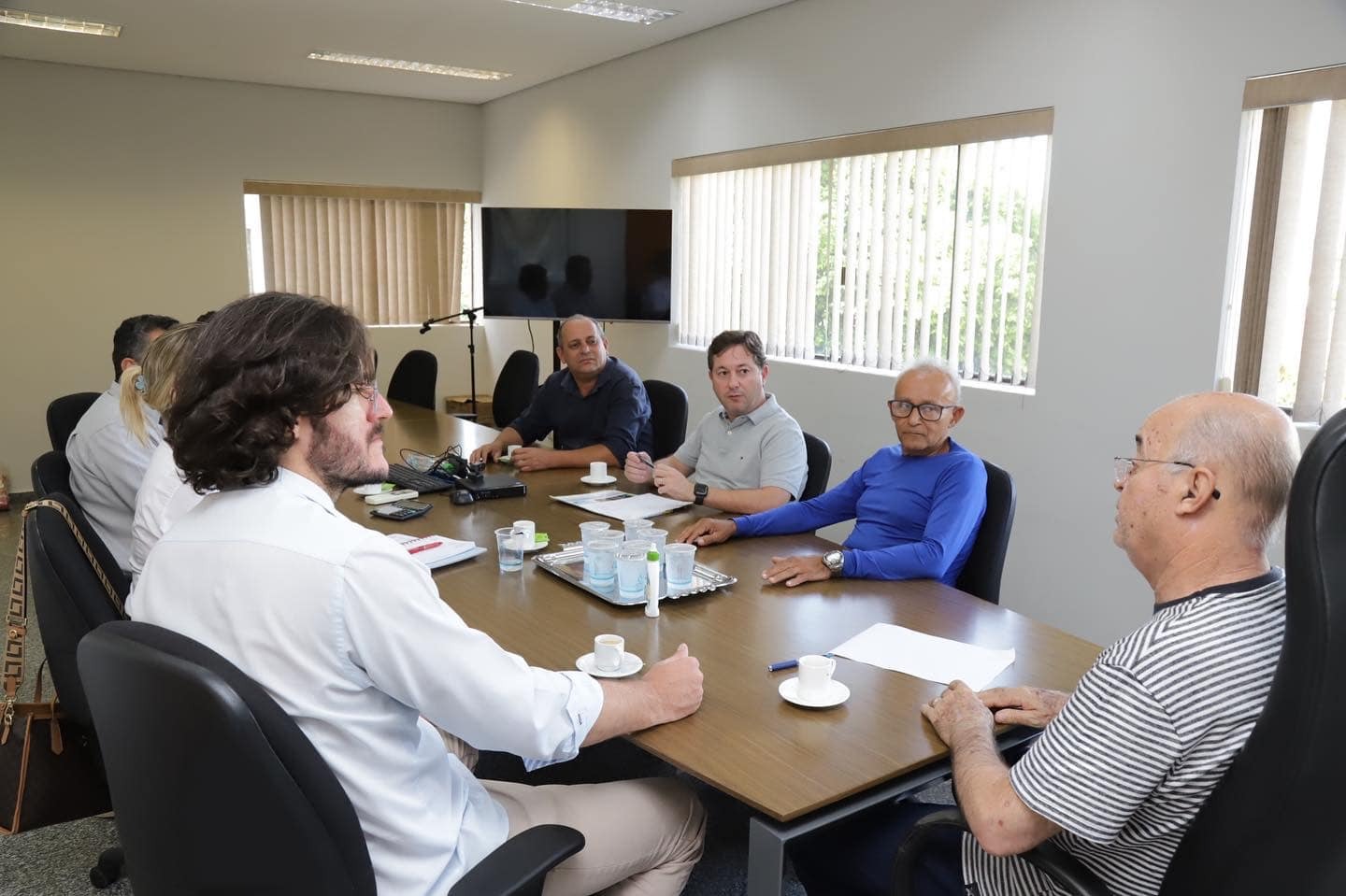 Júlio César com prefeito Gilberto e lideranças políticas regionais - Foto: Divulgação